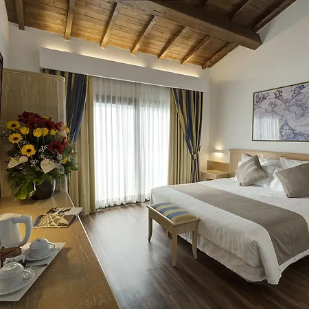 Orologio Hotel 4*