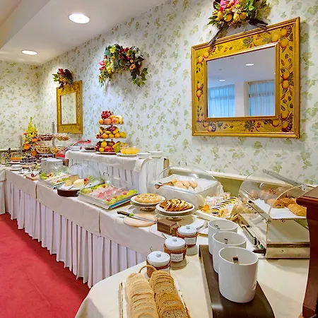 Orologio Hotel 4*