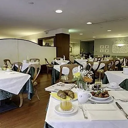 Orologio Hotel 4*