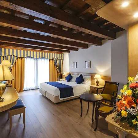 Hotel Orologio 4*