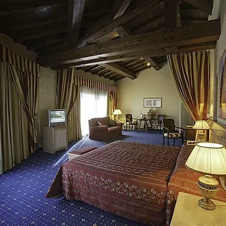 Orologio Hotel 4*