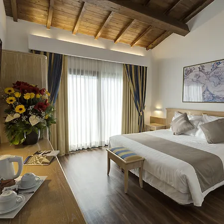Orologio Hotel 4*