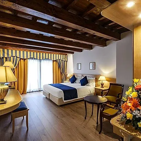 Hotel Orologio 4*
